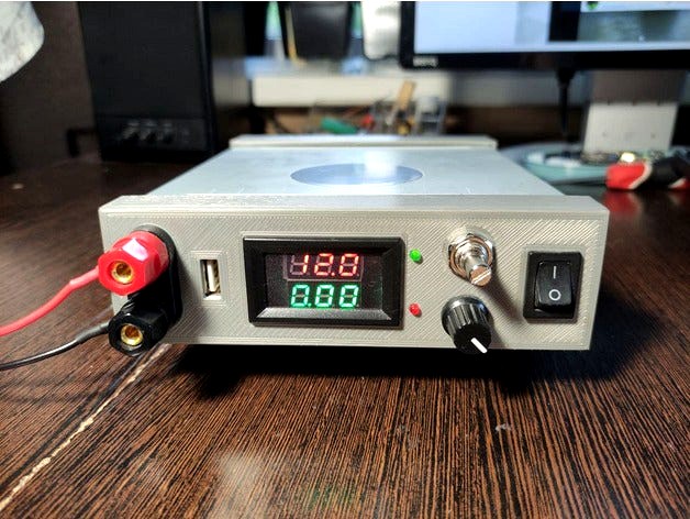 Lab Power Supply from CD-ROM case by er1n
