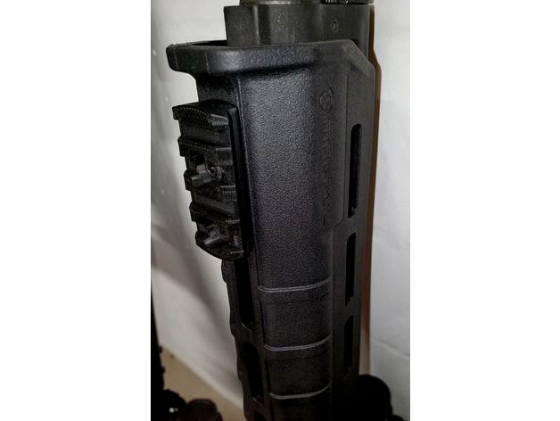 Magpul Saiga 12 forend adapter by ReductiveNut