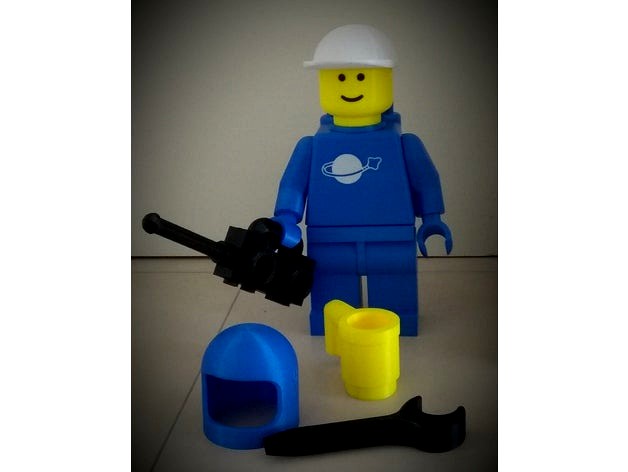 Lego Megafigure 10:1  Accesoires Cap Mug Walkie Talkie Megaphone by Fine_Engineer