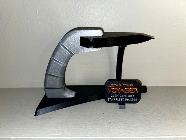 Star Trek: Voyager 29th Century Phaser Kit by UnimatrixRed