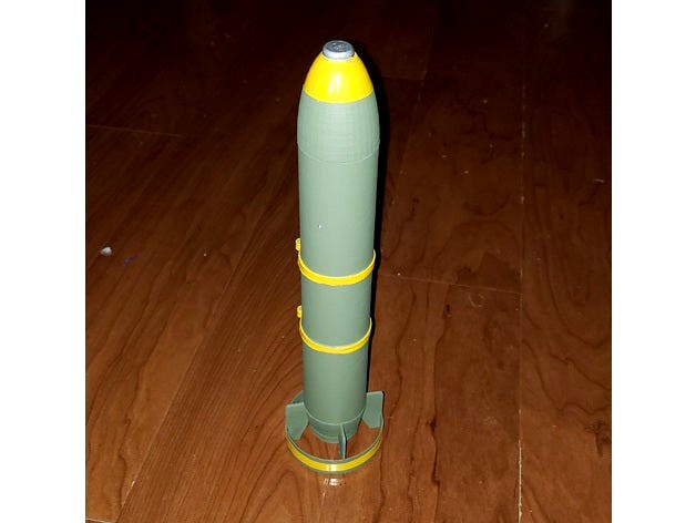 Rear Eject Bomb Rocket (18mm motors) by Aslansmonkey