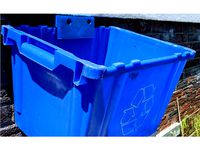 Blue Box wall mount by PV425