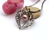 Physalis pendant model with opework pattern and a pearl | 3D