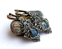 Dangle earrings with intricate pattern in fantasy style | 3D