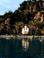 Beach Front Surf Chalet