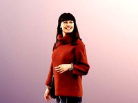 Alyssa 11520 - Smiling Young Woman Walking