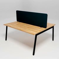 OGI M - Multiple office desk with sound absorbing screens -