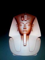 king Tutankhamun
