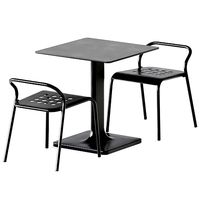Table Plinto S70 and Noss Outdoor Chair by Varaschin