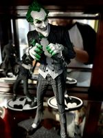 DC Collectibles -Batman Arkham City Joker Statue