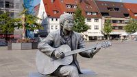 Statue of Guitarist Singer