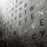qlocktwo classic