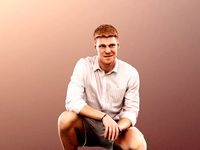 Scott 11997 - Crouching Man In Summer Outfit