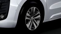 vauxhall zafira life 2019 wheel