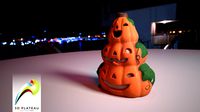 0002-07 stacked pumpkins