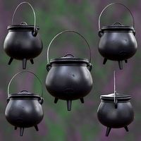 Witches Cauldron with Lid and Legs