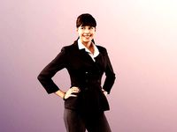 Alyssa 11528 - Businesswoman standing