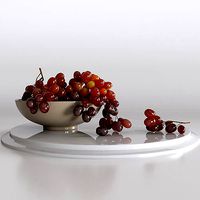 Grapes in a ceramic bowl
