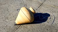 Traditional spinning top