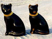 Cat statue moneybox