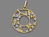 round pendant with clover flowers