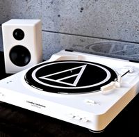 AUDIO-TECHNICA AT-LP60BK-BT BLUETOOTH WIRELESS STEREO TURNTABLE