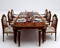 CLASSIC DINING TABLE