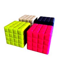 Buzzy cube design pouf