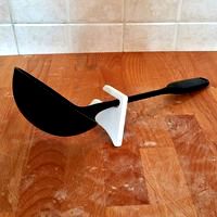 Universal spoon-holder
