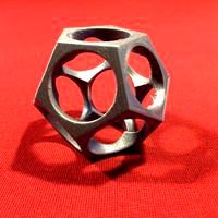 Polyhèdre pentagonal