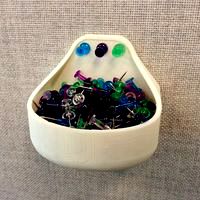 Thumbtack-able thumbtack holder