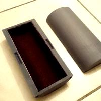 Magnetic spectacle box