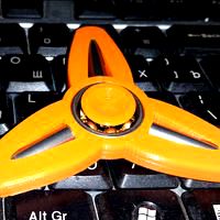 Tri roller spinner