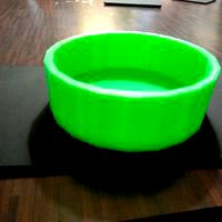 bol multifonctions (cendrier,bol alimentaire,gamelle pour chient ou chat)
