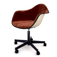 Charles Eames for Herman Miller Mid-Century Chair