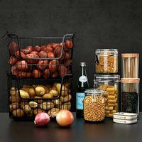 Kitchenware set 1
