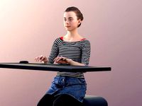 Mady 10107 - Typing Girl