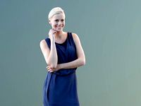 Ina 10057 - Standing Business Woman