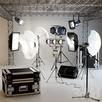 Проф. освещение для фотостудий + муз. аксесуары