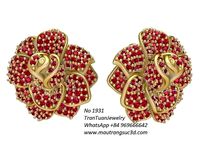 1931 Luxury Diamond Rose Earrings | 3D