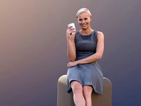 Ina 10285 - Sitting Elegant Woman