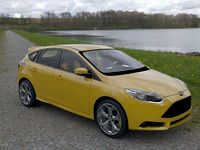 FORD FOCUS car