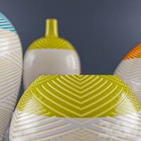 DECORATIVE VASE