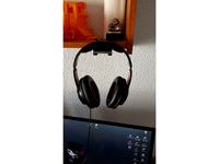 Headphone stand -no nails -no glue