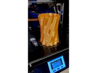 Cup twist facets vase