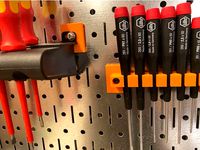 Wall Control Sturdy Hanger w/ M4/M5 Screw
