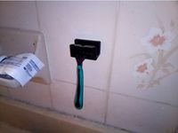 Disposable Shaver Holder