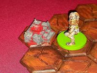 Gloomhaven - Altar on Thin Terrain Base Hex (Cracks Pattern)