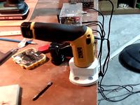 Dewalt DCF680 desk support