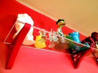 Small 4 in Shelf Bracket with keyhole slot
